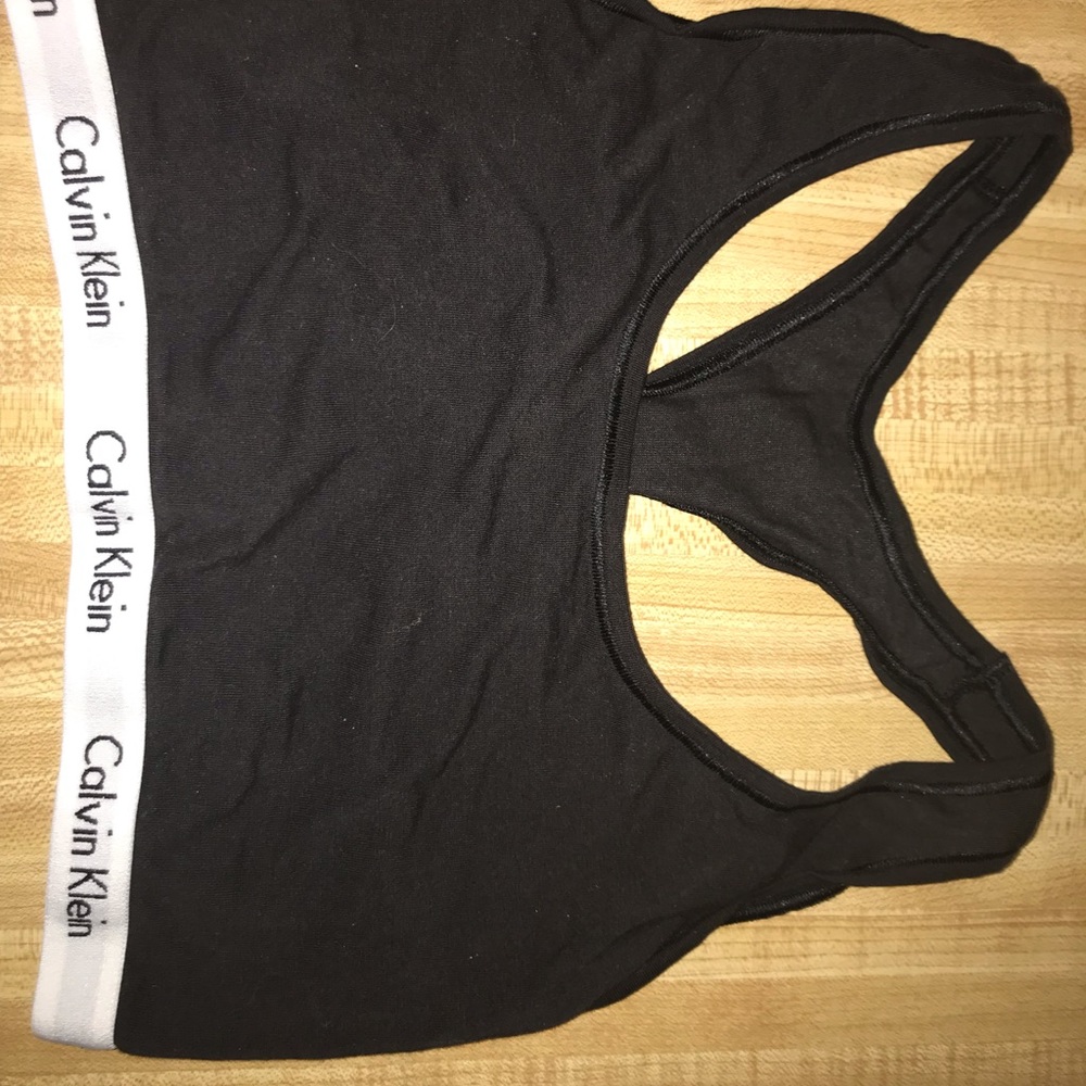 CALVIN KLEIN SPORTS BRA